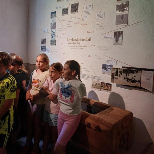 Die dritte Klasse im Heimatmuseum