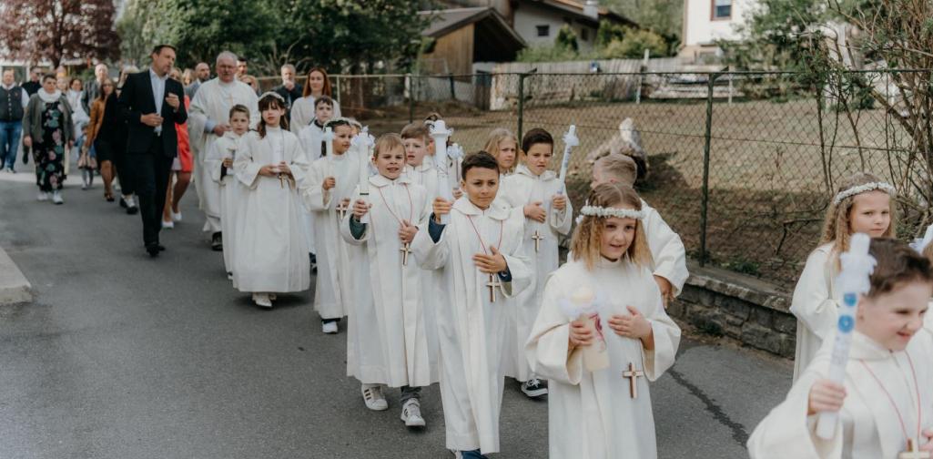 Einzug zur Kirche